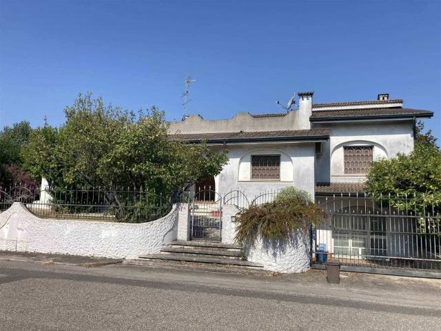 Villa Indipendente in vendita a Levata, Curtatone