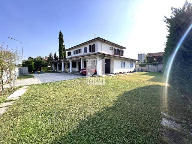 Villa Indipendente in vendita a Levata, Curtatone