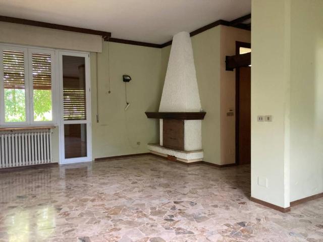 Villa Indipendente in vendita a Eremo, Curtatone