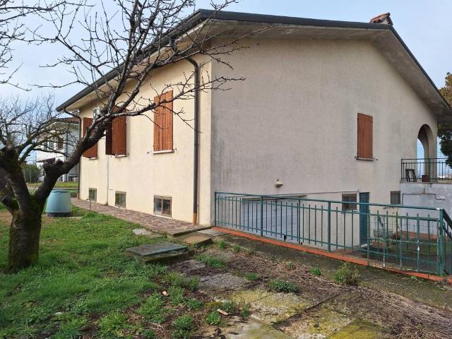 Villa Indipendente in vendita a San Silvestro, Curtatone