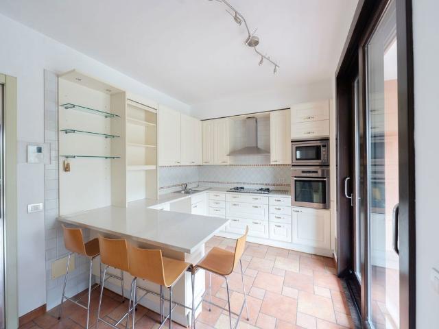 Villa Indipendente in vendita a Cusago, Lombardia
