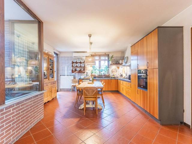 Villa Indipendente in vendita a Cascina Santa Maria Fenino, Cusago