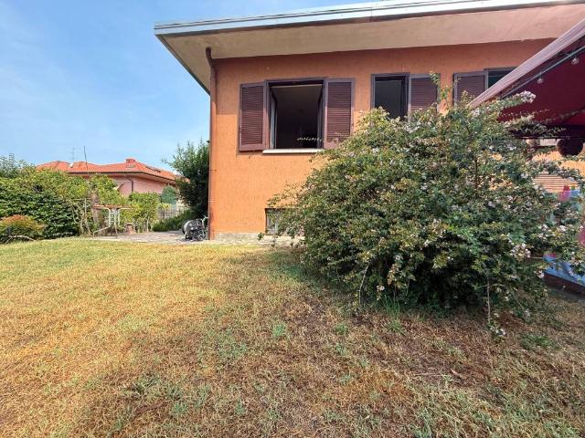 Villa Indipendente in vendita a Cascina Santa Maria Fenino, Cusago