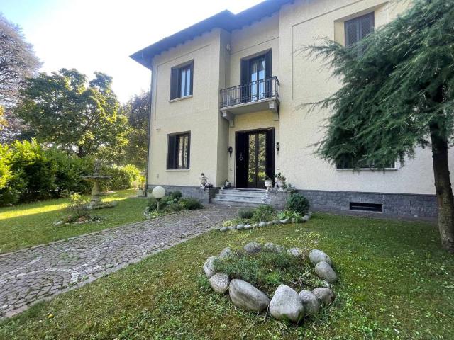 Villa Indipendente in vendita a Zona Omogenea Milano Nord, Cusano Milanino