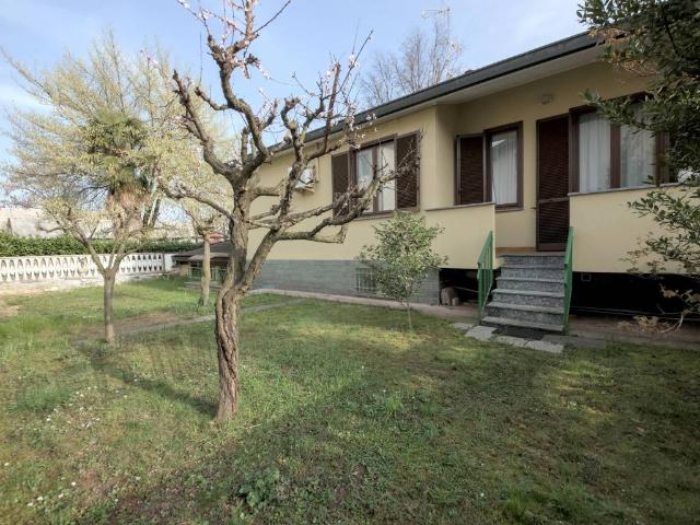 Villa Indipendente in vendita a Zona Omogenea Milano Nord, Cusano Milanino
