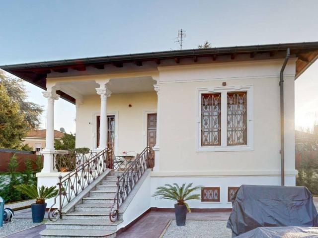Villa Indipendente in vendita a Zona Omogenea Milano Nord, Cusano Milanino