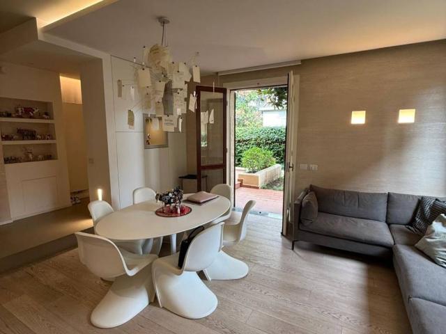 Villa Indipendente in vendita a Zona Omogenea Milano Nord, Cusano Milanino
