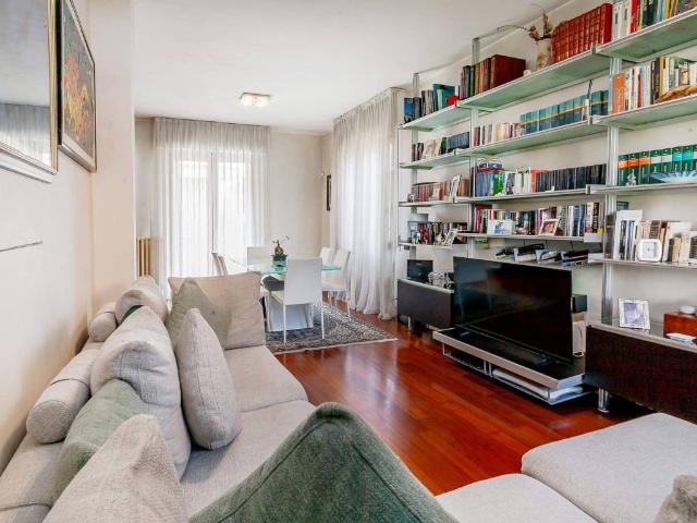 Villa Indipendente in vendita a Zona Omogenea Milano Nord, Cusano Milanino
