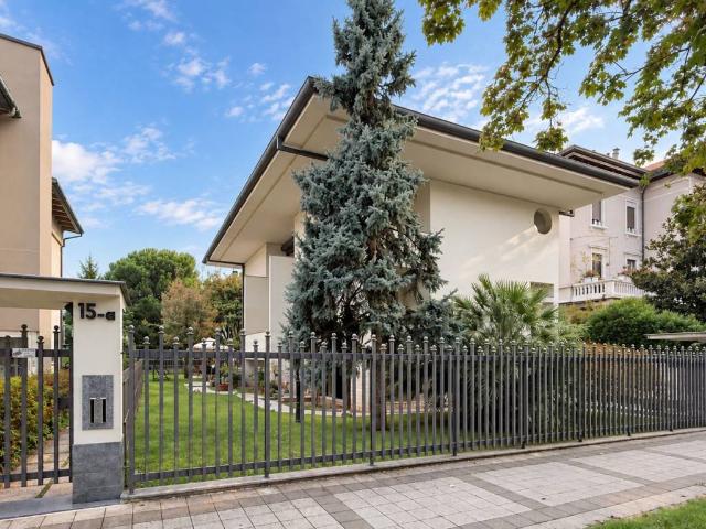 Villa Indipendente in vendita a Milanino, Cusano Milanino