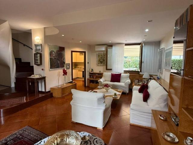 Villa Indipendente in vendita a Zona Omogenea Milano Nord, Cusano Milanino
