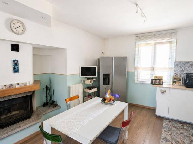 Villa Indipendente in vendita a Cusino, Lombardia