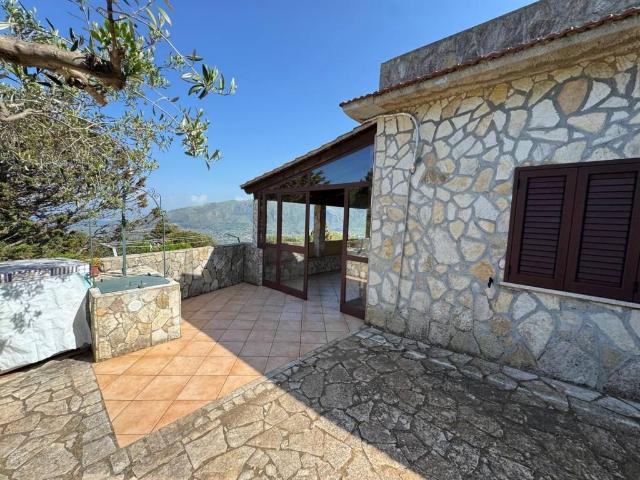 Villa Indipendente in vendita a Custonaci, Sicilia