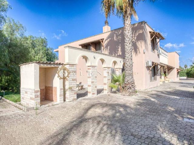 Villa Indipendente in vendita a Puglia, Lecce