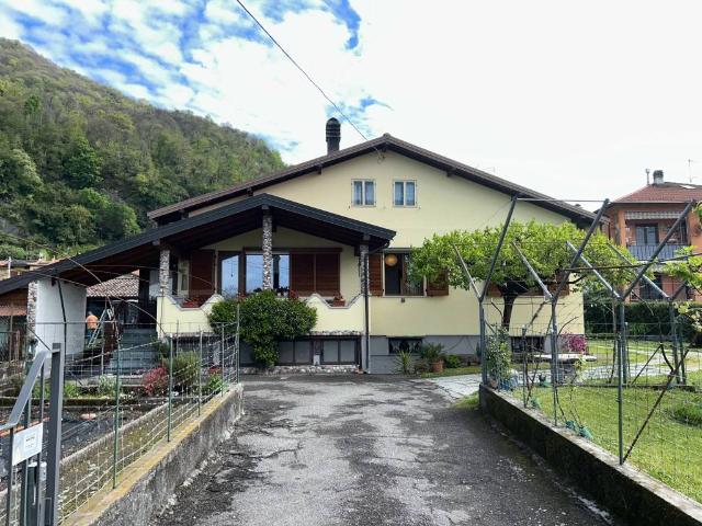 Villa Indipendente in vendita a Comunità Montana Valli del Verbano, Cuveglio