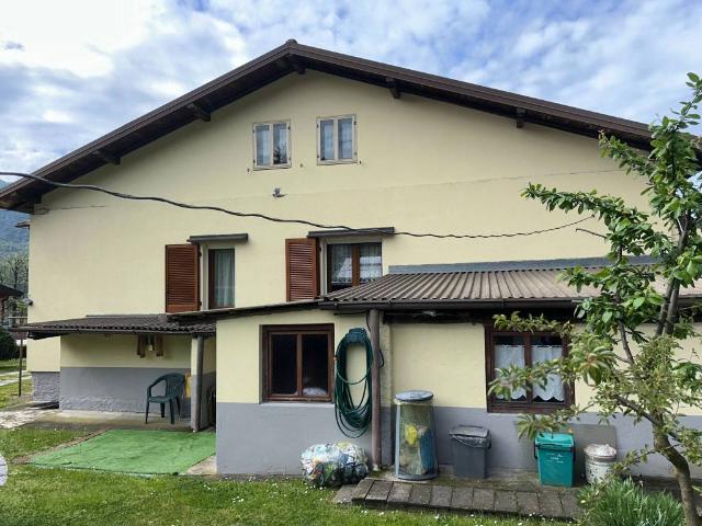 Villa Indipendente in vendita a Vergobbio, Cuveglio