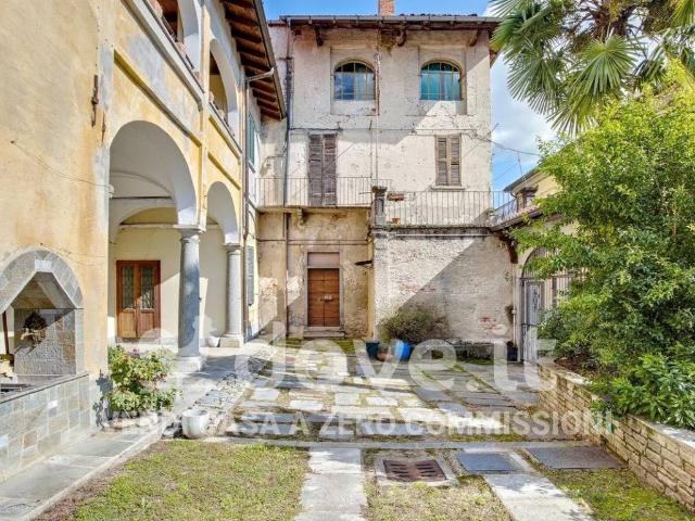 Villa Indipendente in vendita a Comunità Montana Valli del Verbano, Cuveglio
