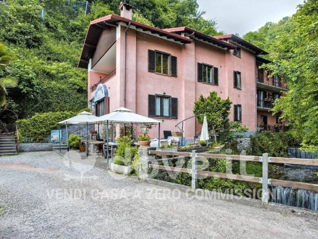 Villa Indipendente in vendita a Comunità Montana Valli del Verbano, Cuveglio