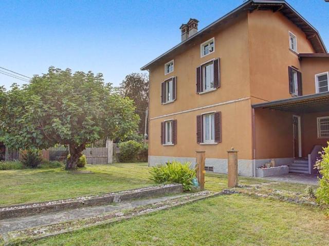 Villa Indipendente in vendita a Ronco Brogini, Cuvio