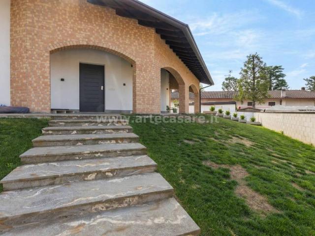 Villa Indipendente in vendita a Dairago, Lombardia