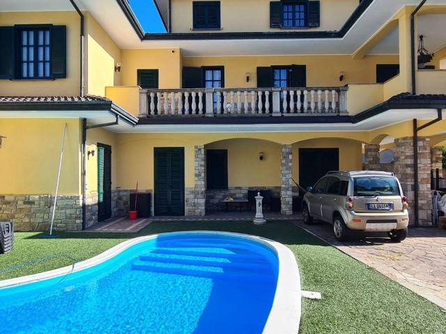 Villa Indipendente in vendita a Olcella, Dairago