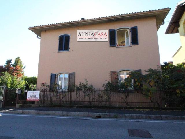 Villa Indipendente in vendita a Brembo, Dalmine