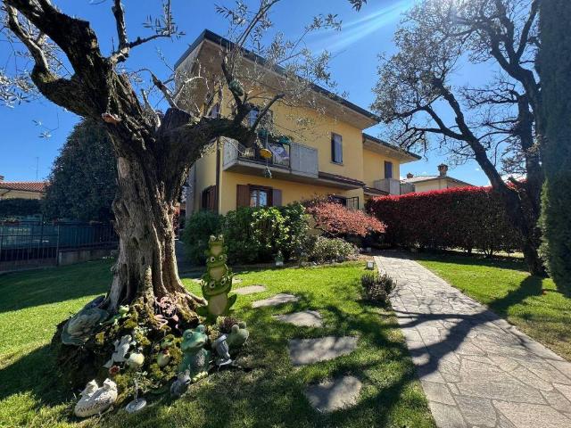 Villa Indipendente in vendita a Dalmine, Lombardia