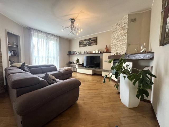 Villa Indipendente in vendita a Dalmine, Lombardia