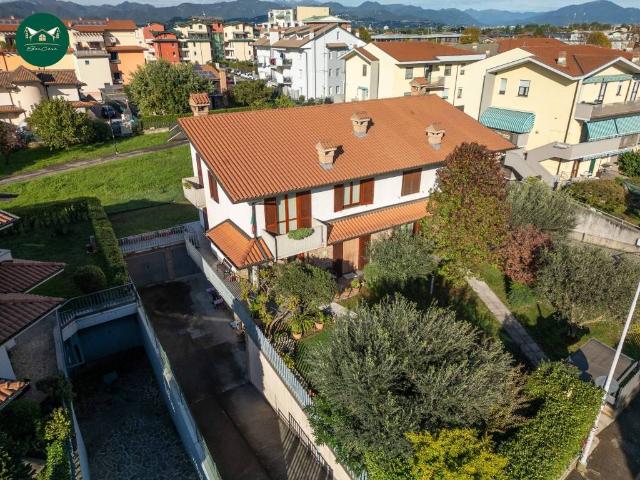 Villa Indipendente in vendita a Brembo, Dalmine