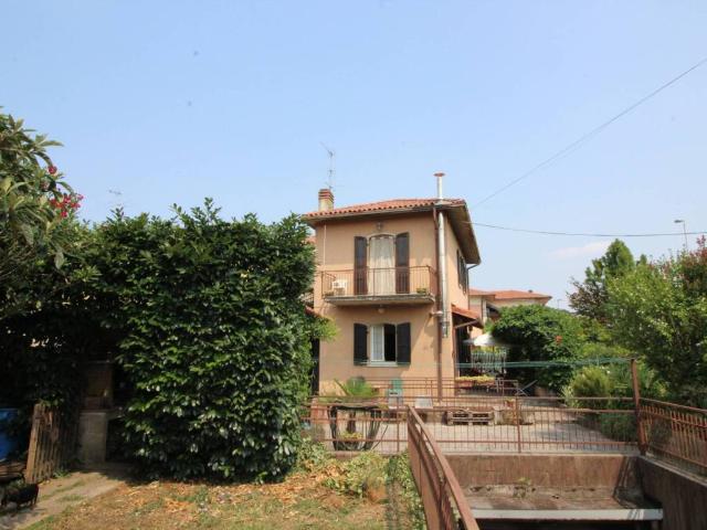 Villa Indipendente in vendita a Brembo, Dalmine