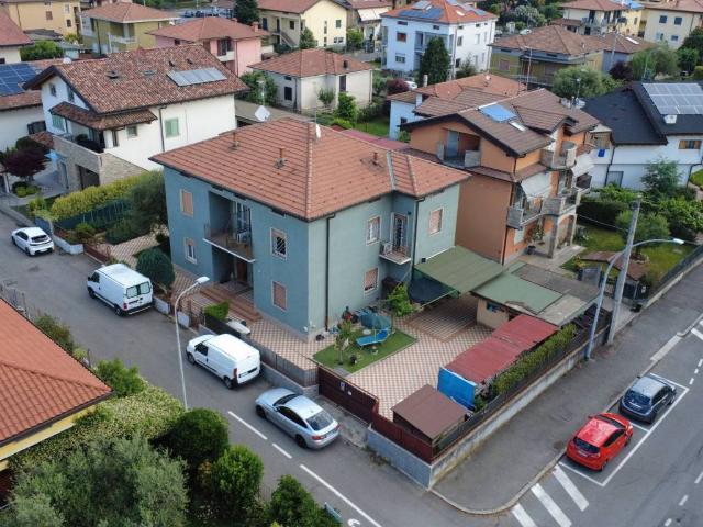 Villa Indipendente in vendita a Dalmine, Lombardia