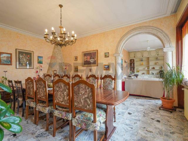 Villa Indipendente in vendita a Mariano al Brembo, Dalmine