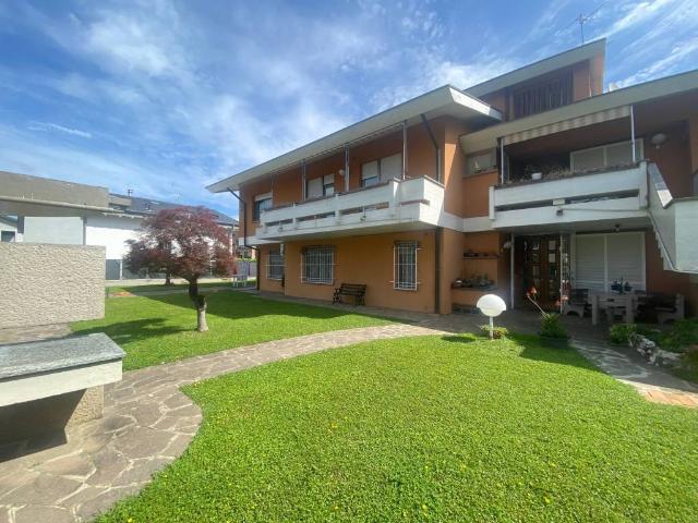 Villa Indipendente in vendita a Dalmine, Lombardia