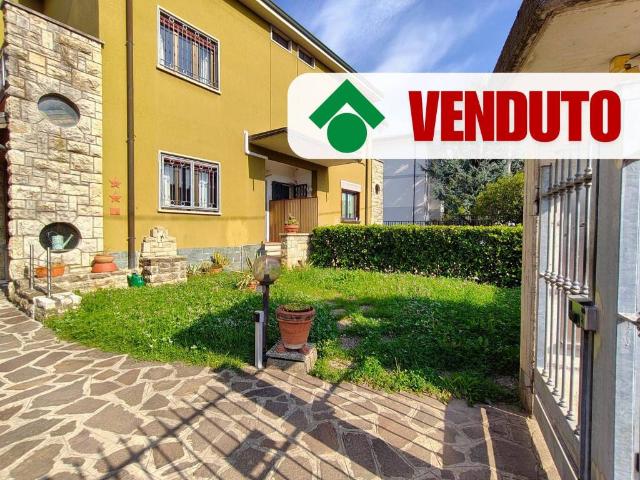 Villa Indipendente in vendita a Dalmine, Lombardia
