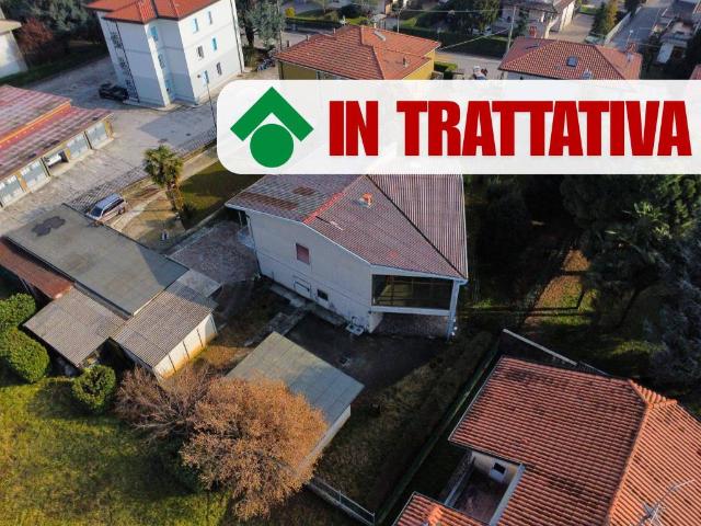 Villa Indipendente in vendita a Dalmine, Lombardia