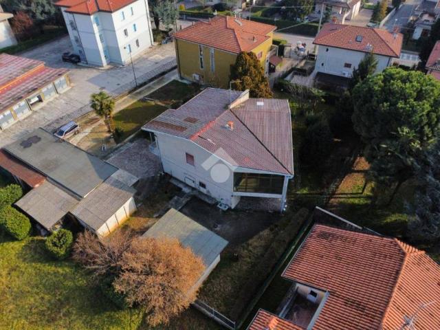 Villa Indipendente in vendita a Dalmine, Lombardia