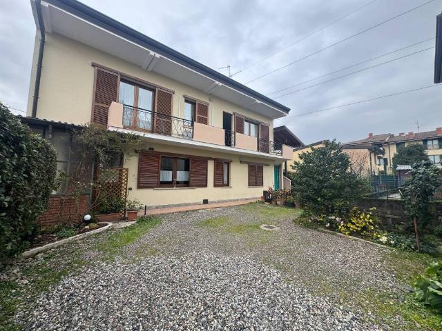 Villa Indipendente in vendita a Dalmine, Lombardia