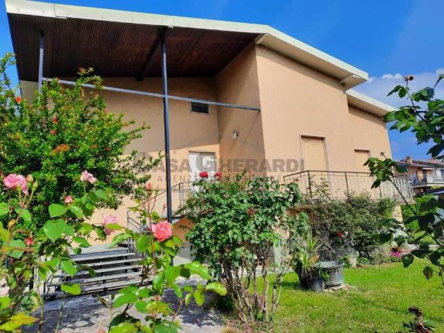 Villa Indipendente in vendita a Mariano al Brembo, Dalmine