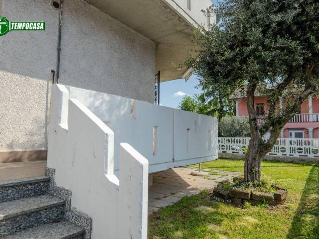 Villa Indipendente in vendita a Brembo, Dalmine