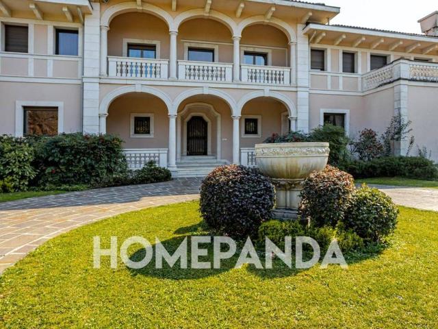 Villa Indipendente in vendita a Dalmine, Lombardia