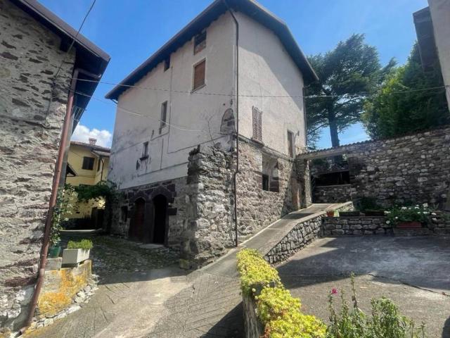 Villa Indipendente in vendita a Comunità montana della valle Camonica, Darfo