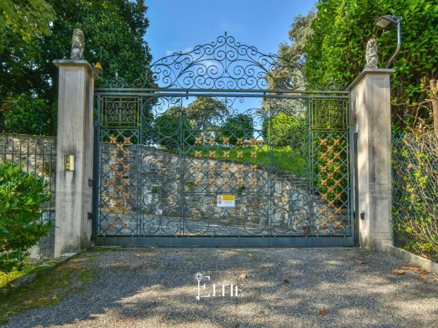 Villa Indipendente in vendita a Daverio, Lombardia