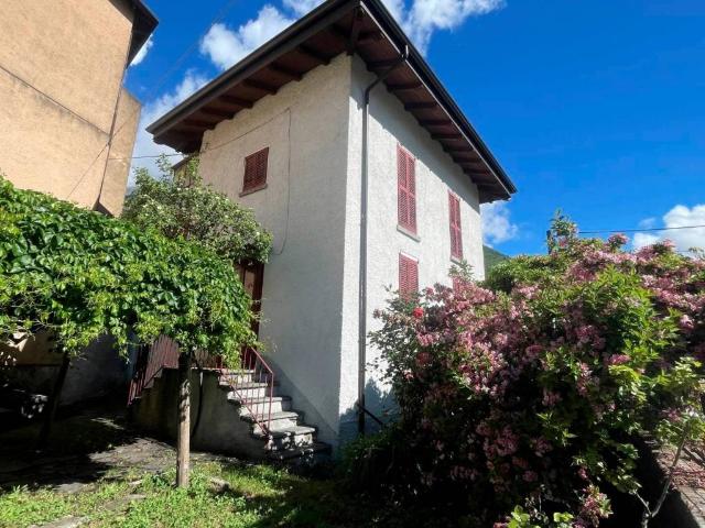 Villa Indipendente in vendita a Dazio, Lombardia