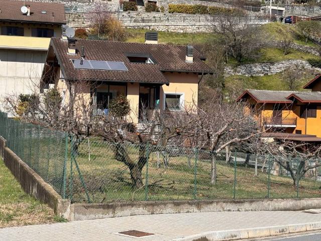 Villa Indipendente in vendita a Dazio, Lombardia