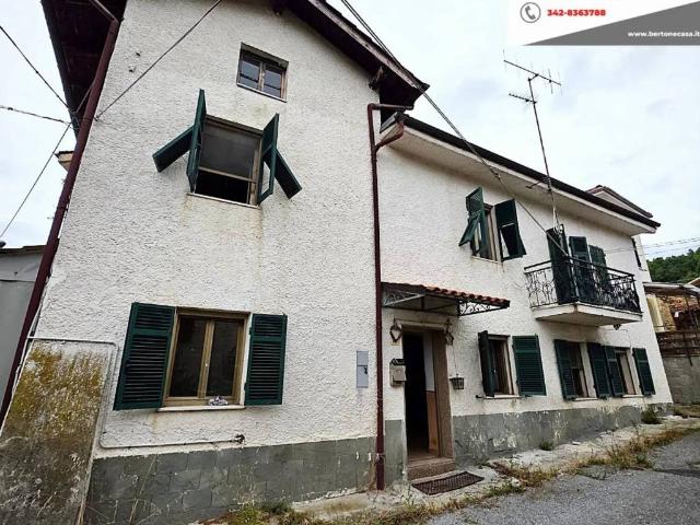 Villa Indipendente in vendita a Dego, Liguria
