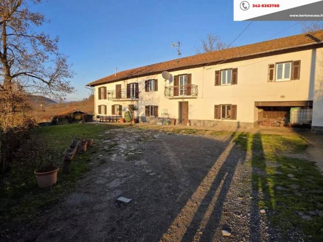 Villa Indipendente in vendita a Dego, Liguria