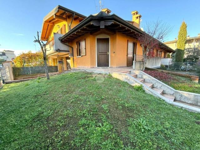 Villa Indipendente in vendita a Corticelle Pieve, Dello