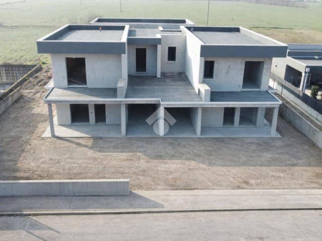 Villa Indipendente in vendita a Dello, Corticelle Pieve