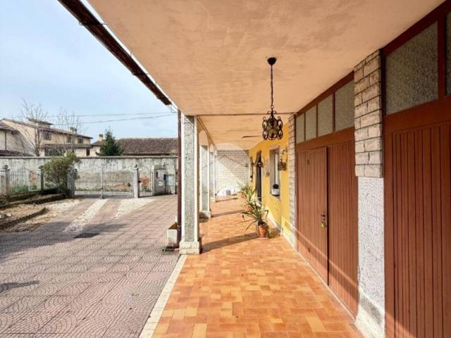 Villa Indipendente in vendita a Dello, Corticelle Pieve