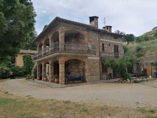 Villa Indipendente in vendita a Ponte Nuovo, Deruta