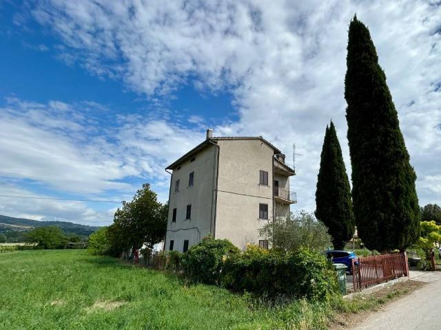 Villa Indipendente in vendita a Deruta, Umbria